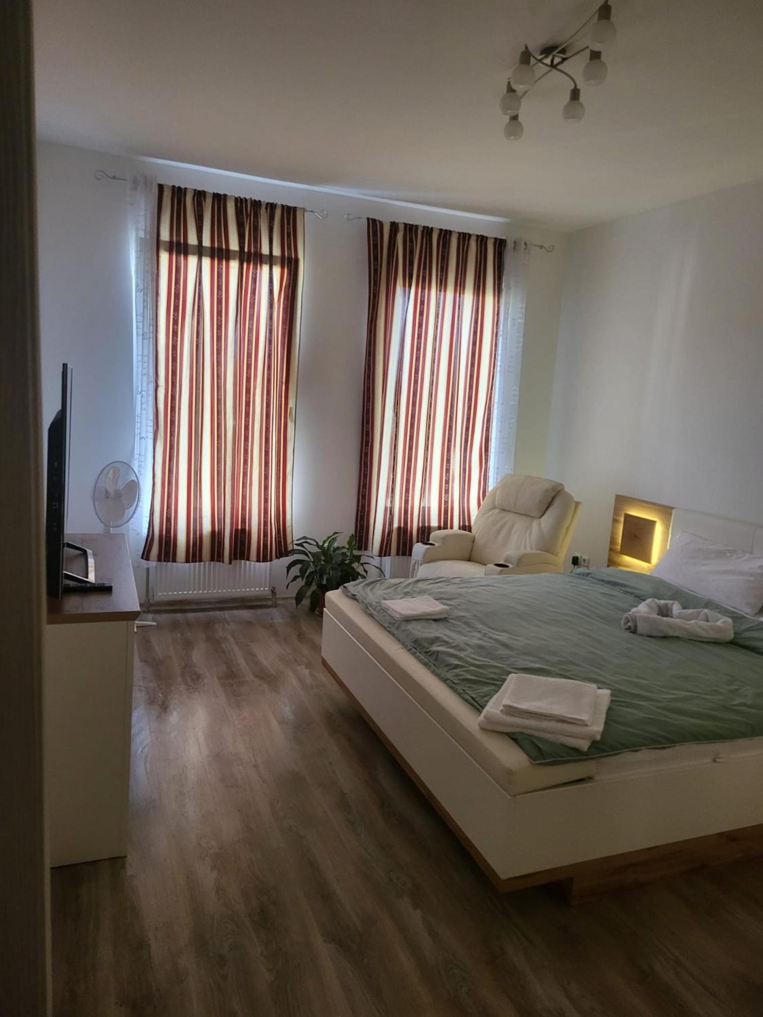 Apartments Angels O K B อัลเทนบวร์ก ภายนอก รูปภาพ