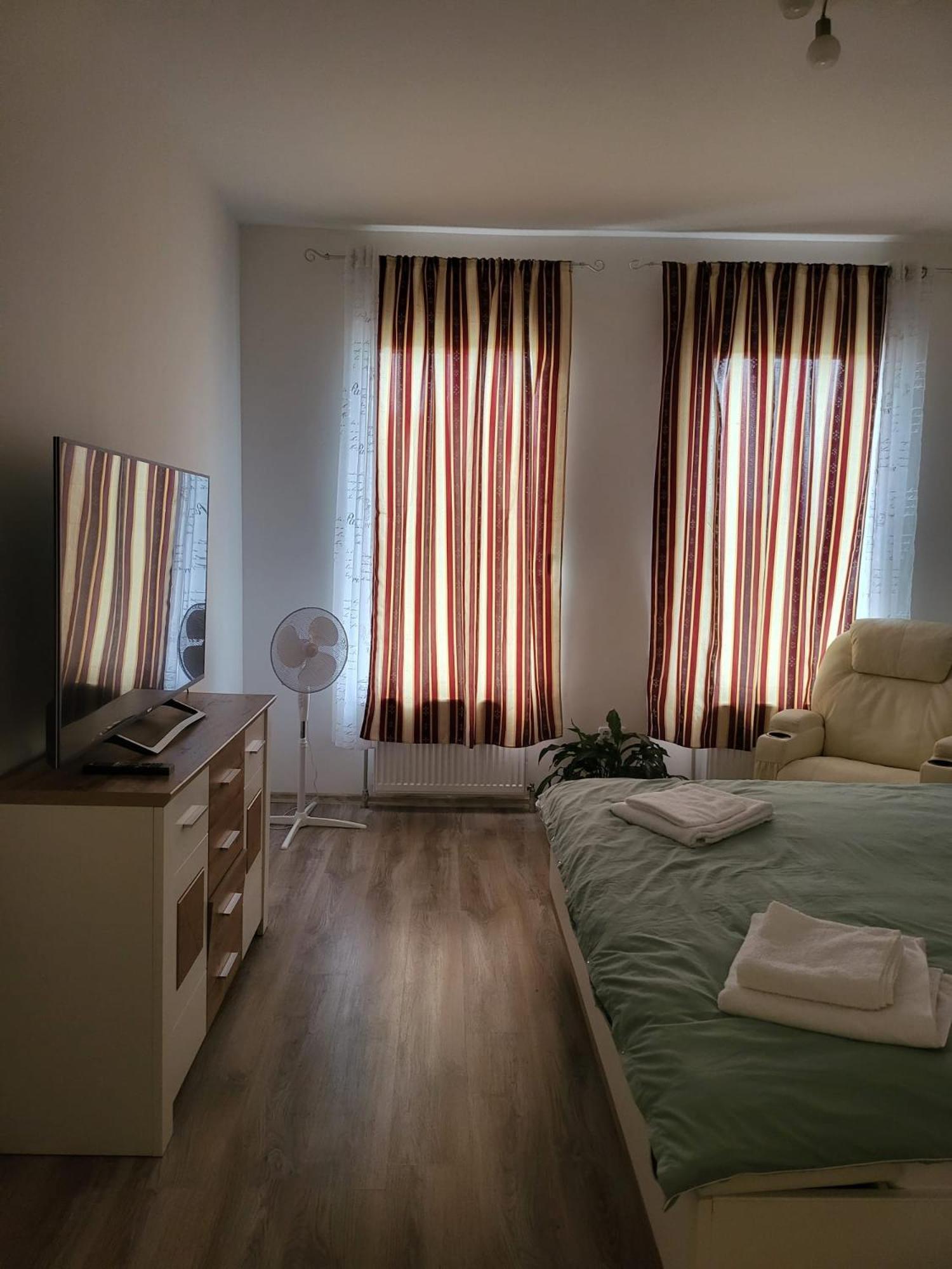 Apartments Angels O K B อัลเทนบวร์ก ภายนอก รูปภาพ